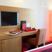 Westside Arc De Triomphe 