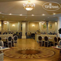 Vienna International Dream Castle Hotel 