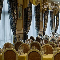 Vienna International Dream Castle Hotel 