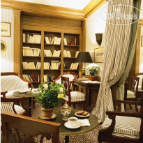 Maison Astor Paris Curio Collection by Hilton Библиотека