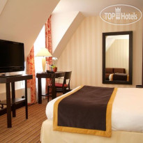 Grand Hotel Chicago Club Room. 