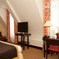 Grand Hotel Chicago Club Room.