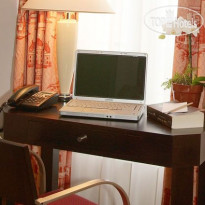 Grand Hotel Chicago Club Room.