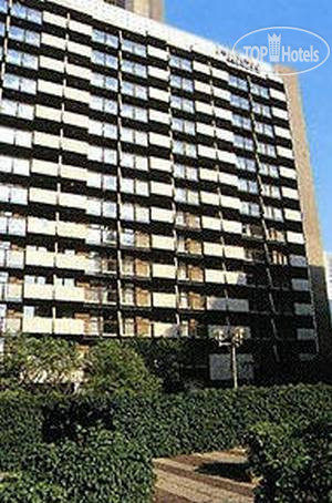 Hotel photo Citadines Paris La Defense 3*