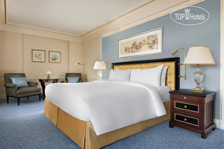 Shangri La Hotel Paris