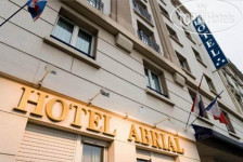 TRIBE Paris Batignolles 4*