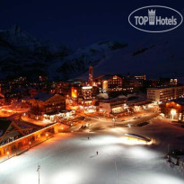 Chalet Planton Тинь ночью.