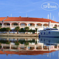 Marina Frapa Hotel Otok 