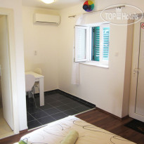 Apinelo Hostel & Apartments