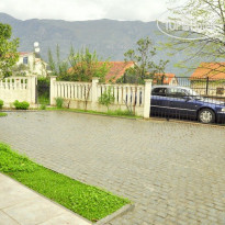 Villa Viktokija Парковка