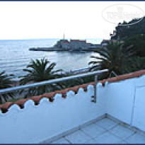 Villa More