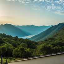 Stone Bridge Eco Lodge 