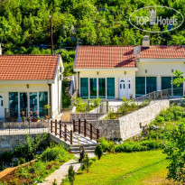 Stone Bridge Eco Lodge 