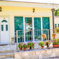 Stone Bridge Eco Lodge 