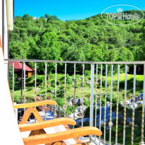 Stone Bridge Eco Lodge 