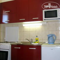 Maki Apartments 