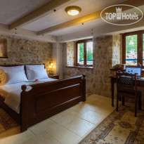 Talici Hill - Rustic Villas