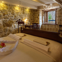 Talici Hill - Rustic Villas