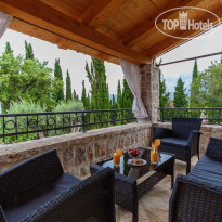 Talici Hill - Rustic Villas