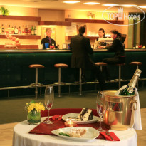 Spa Hotel Thermal Lobby Bar - FILM CAF&Eacute;