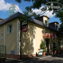 Francis Hotel  