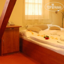 Francis Hotel  