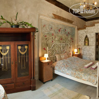 Old Time Hotel