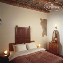 The Iron Gate Hotel & Suites