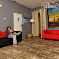 One Home Hostel  Территория отеля