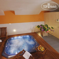 EA Hotel Manes