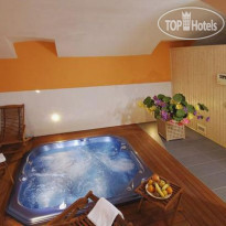 EA Hotel Manes Сауна и джакузи