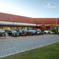 Chvalska Tvrz Hotel  