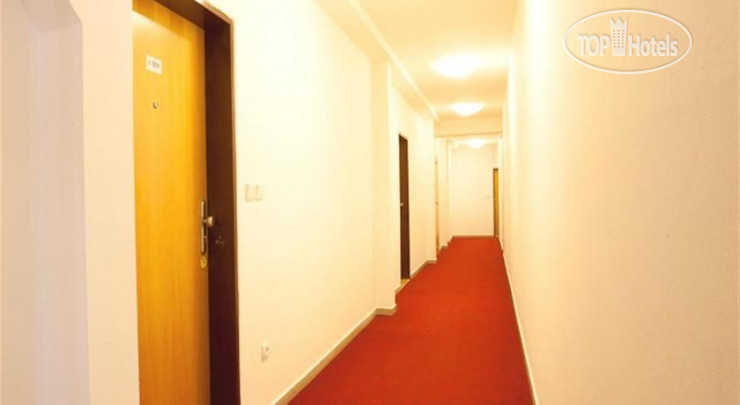 Hotelier's photos Travellers Hostel Praha 2*