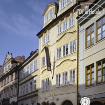 Golden Wheel Hotel 