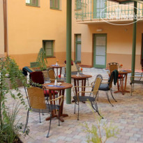 Golden Wheel Hotel 
