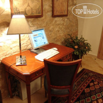 Golden Wheel Hotel 