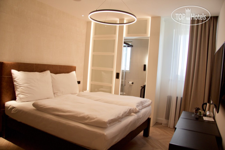Hotel photo Chevron Hotel 4*