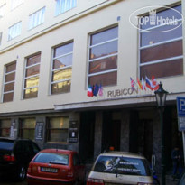 Metropolitan Old Town 