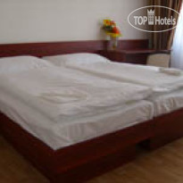 Metropolitan Old Town 