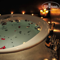 Design Hotel Neruda Whirlpool