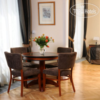 Elysee Apartments