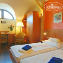 Atrium Hotel