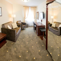 U Cerneho Orla Hotel & Apartments  