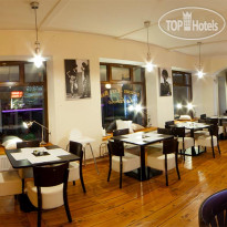 U Cerneho Orla Hotel & Apartments  