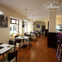 U Cerneho Orla Hotel & Apartments  