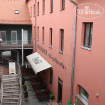 U Cerneho Orla Hotel & Apartments  