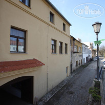 U Cerneho Orla Hotel & Apartments  