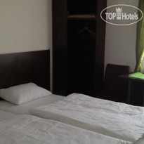 R 10 Motel