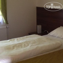R 10 Motel