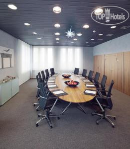 Hotel photo Movenpick Hotel Zurich-Airport 4*